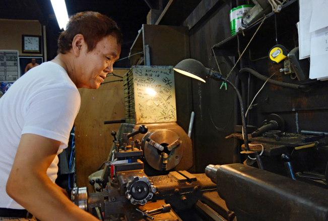 kss-addressing-lathe2