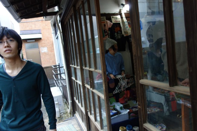 senju maui on engawa